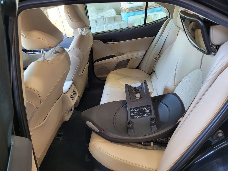 Toyota Camry Executive + pakiet VIP + pakiet light + pakiet cargo