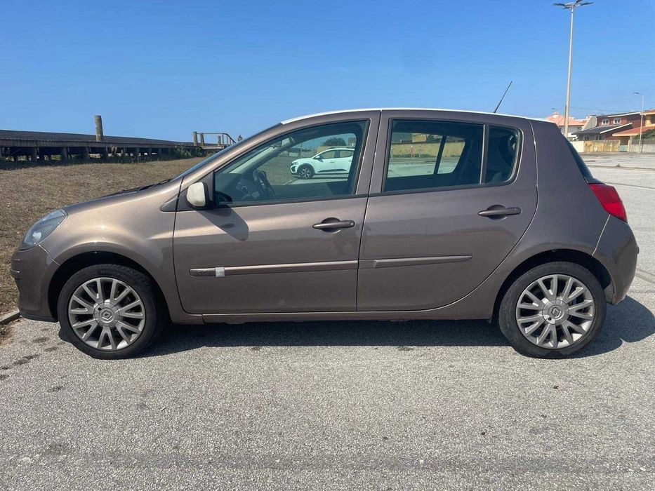 Renault Clio 1.5 dCi 2006 | Económico | AC | Muito Bem Estimado