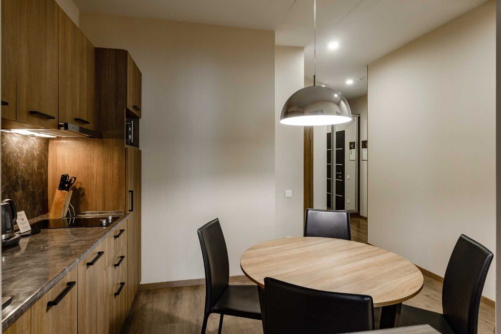 Стильна студія 55 м² у центрі Києва біля Майдану | Генератор | Укриття