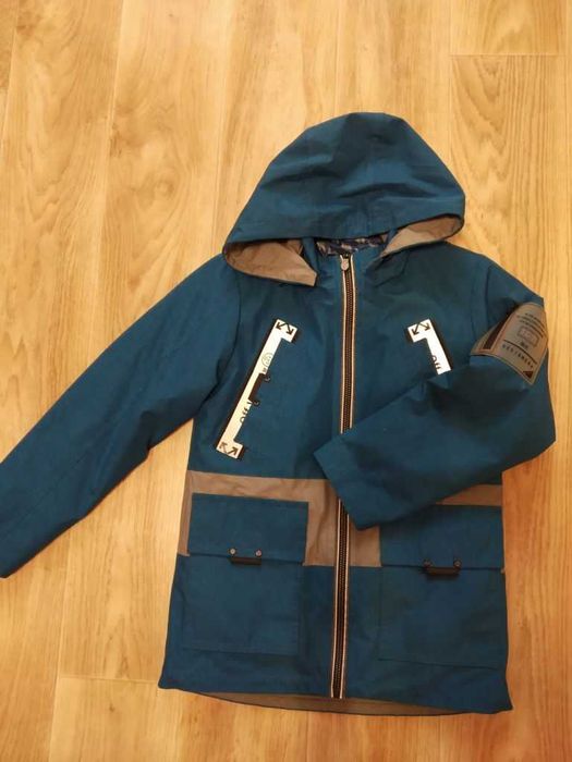 Куртка,курточка,вітровка 9-11 років,на підкладці