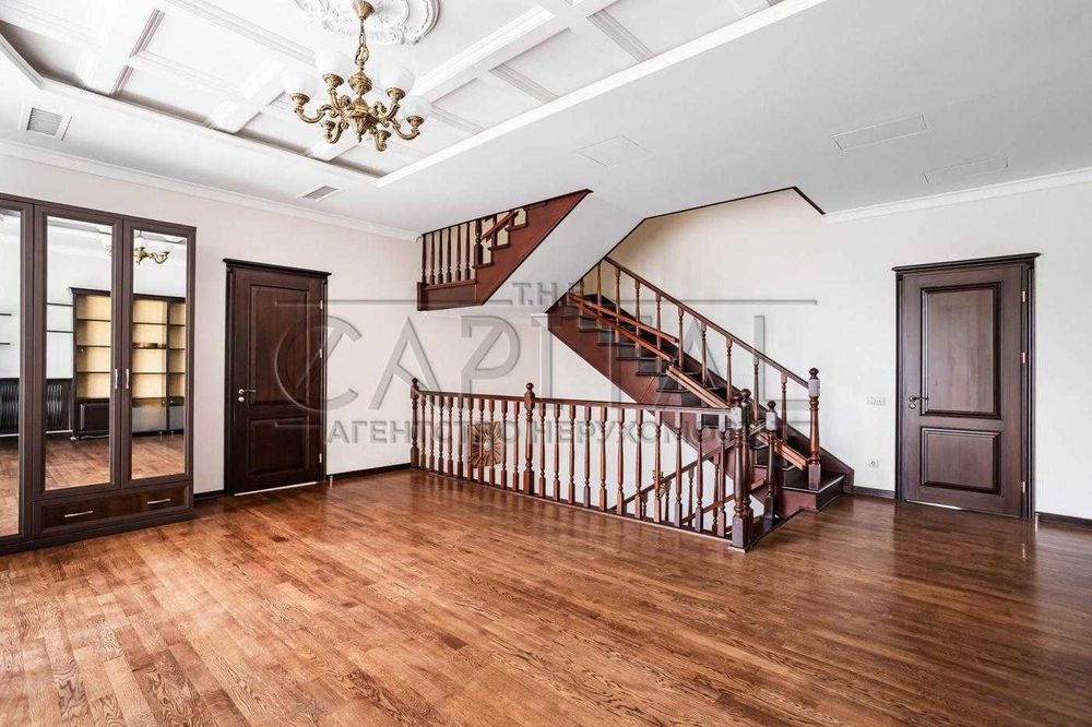 3-этажный Дом (500м2) 30 соток, с шикарным бассейном, Лесники