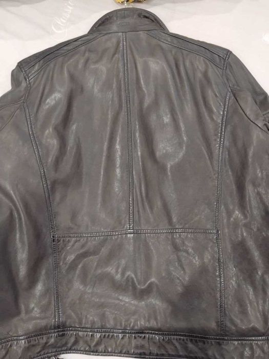 Продаю шкіряну куртку коричневого кольору