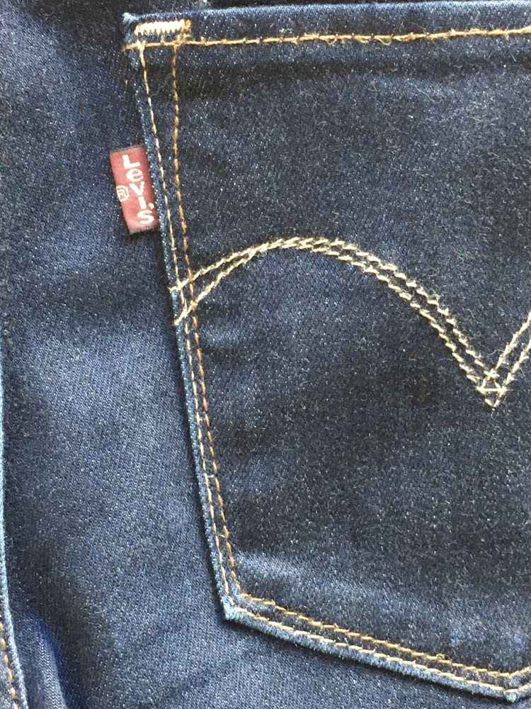 Levis jeans azuis