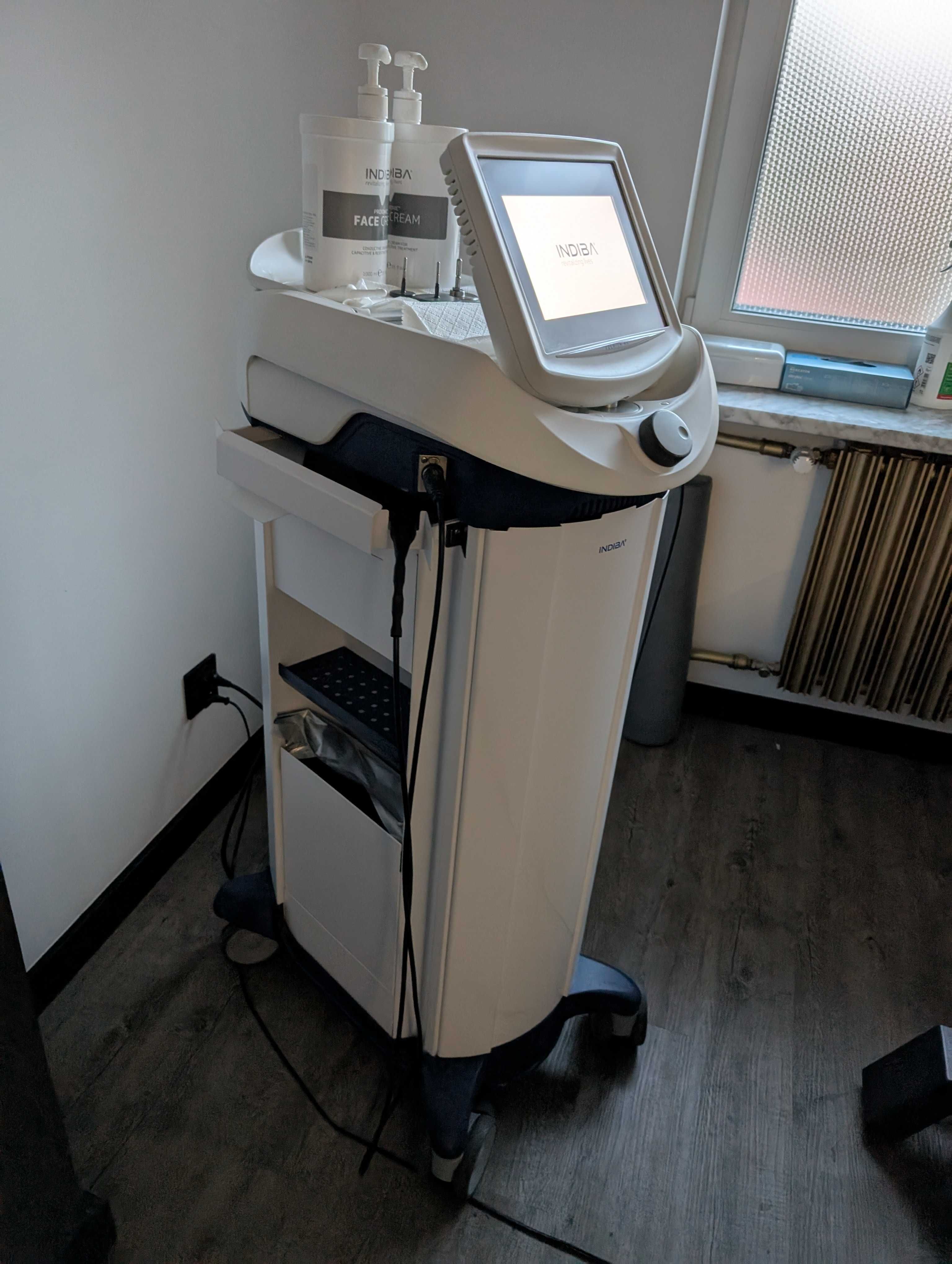 Urządzenie INDIBA DEEP CARE Premium NS + elektroda PLUMA