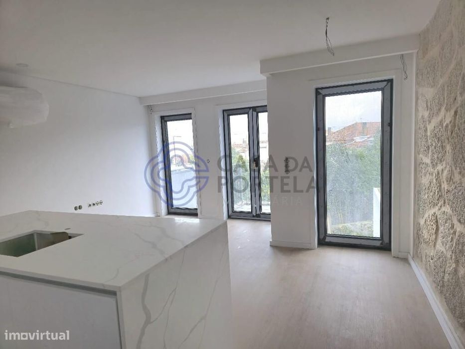 Apartamento T1 Duplex ao Metro de Campanha, nova construção com  suíte