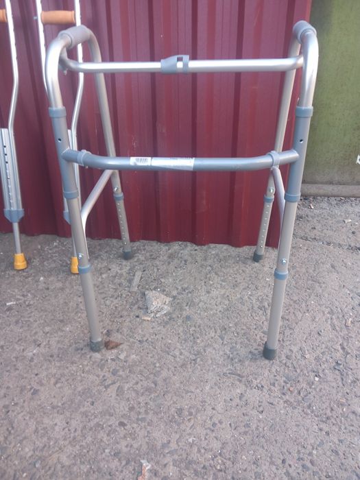 Продам милиці з ходунками