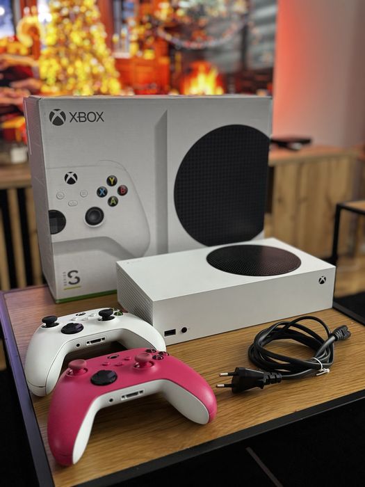 Xbox Series S 512 GB SSD + 2 Pady – IDEALNY STAN