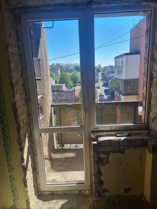 Балконний блок.. двері вікно
