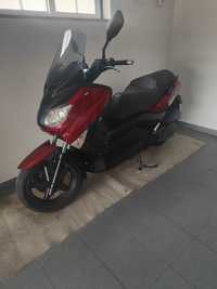 Yamaha X-Max 125