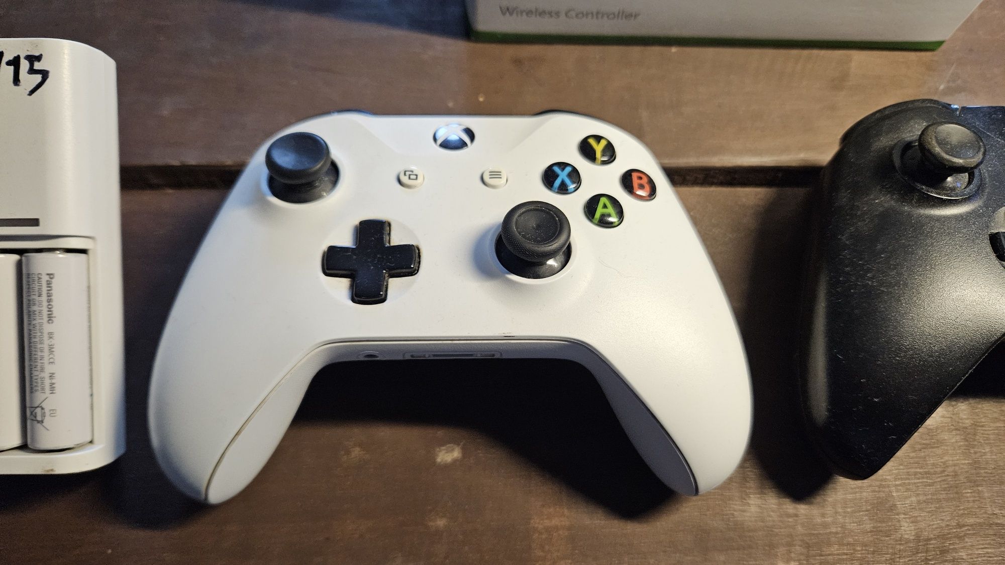 Pad Xbox One s Czarny i Bialy