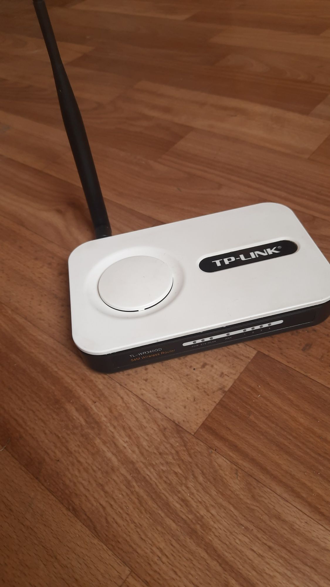 Роутери  TP- Link та AirTies.