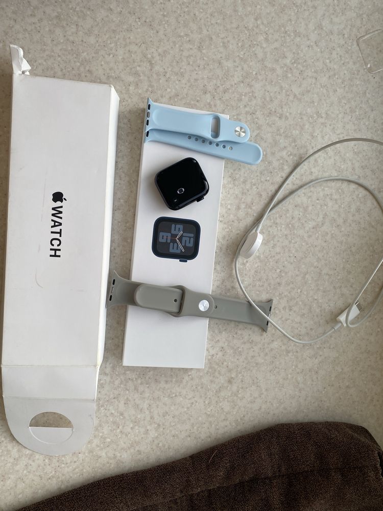 Apple Watch SE (Gen 2) 44 mm