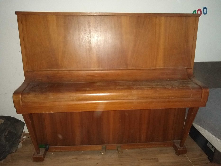 Pianino JANOWSKY, metalowa płyta