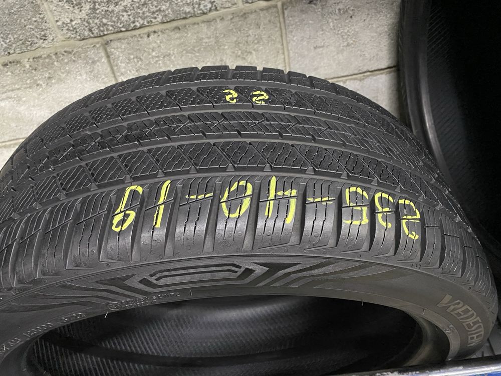 Зимові шини 235/40 R19 (96Y) VREDESTEIN