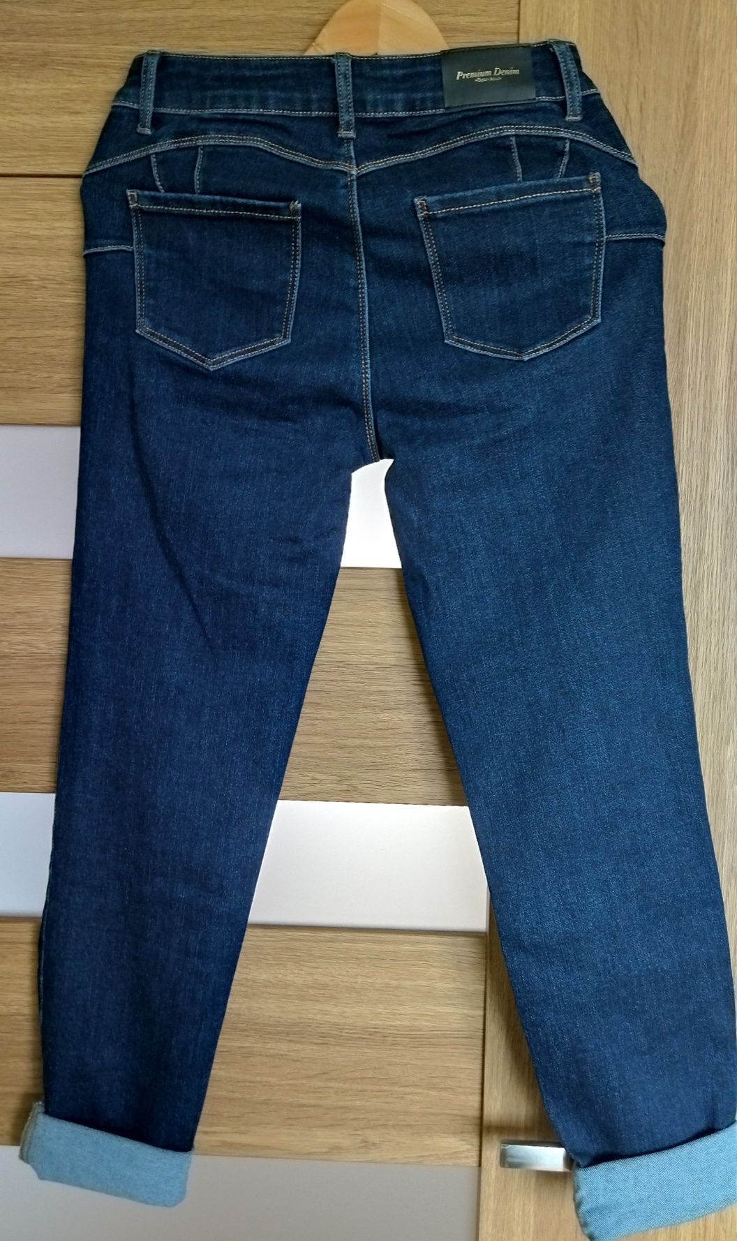 Spodnie jeansowe modelujące r. 38