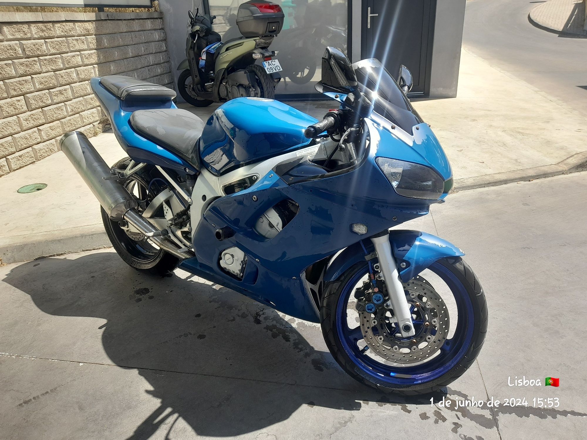 Mota R6 azul Yamaha