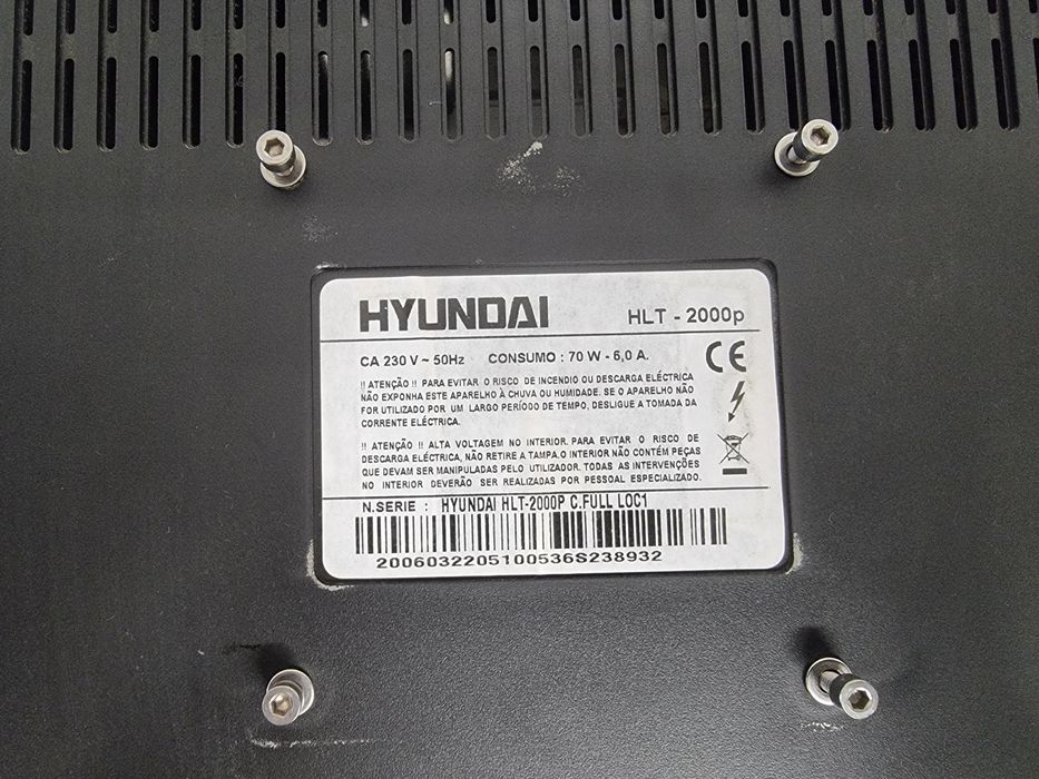 TV LCD HYUNDAI  c/ comando