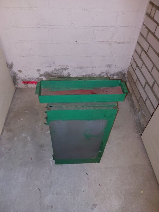 Porzadna szafka metalowa do garażu