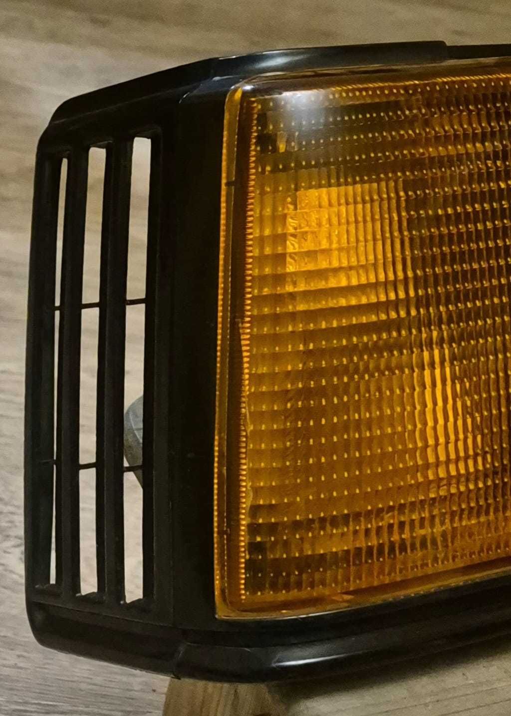 Lampa Lewa Tylna Nissan Sunny B11 (82-87r.) Oryginalna IKI