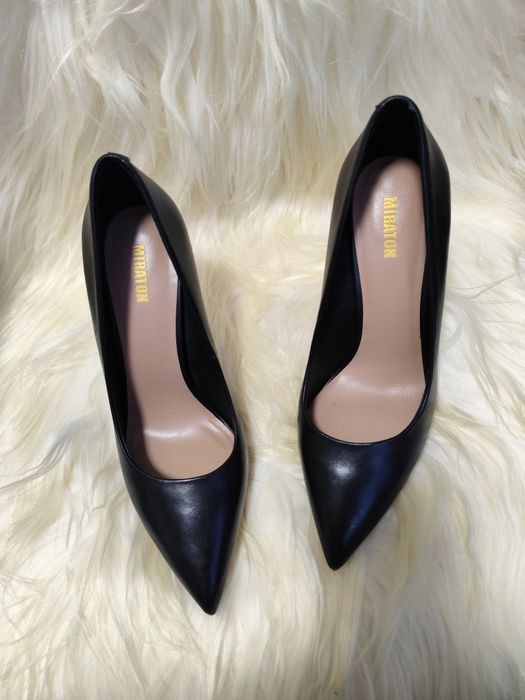 Туфлі жіночі модельні шкіряні.