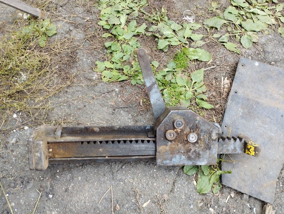 Вагонний домкрат