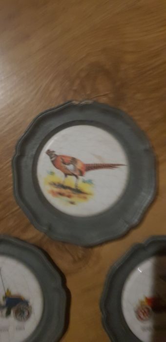 Dekoracyjne  talerze cynowe