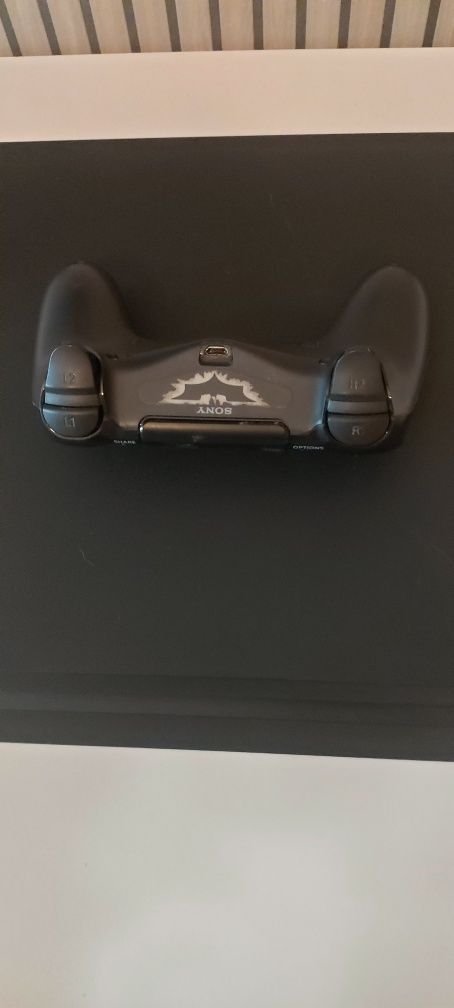 Playstation 4 slim