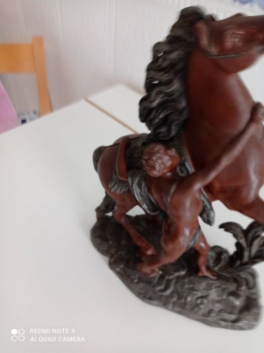 Cavalo em bronze modelo Marly