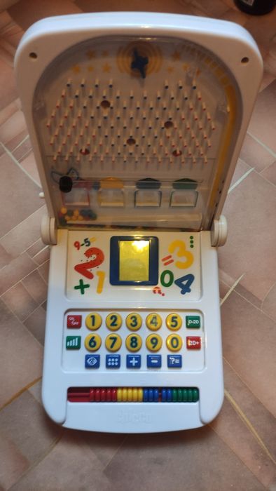 Продам развивающую игрушку для ребенка Chicco Math and Magic STEM Game