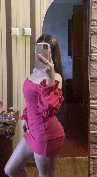 Платья розового цвета