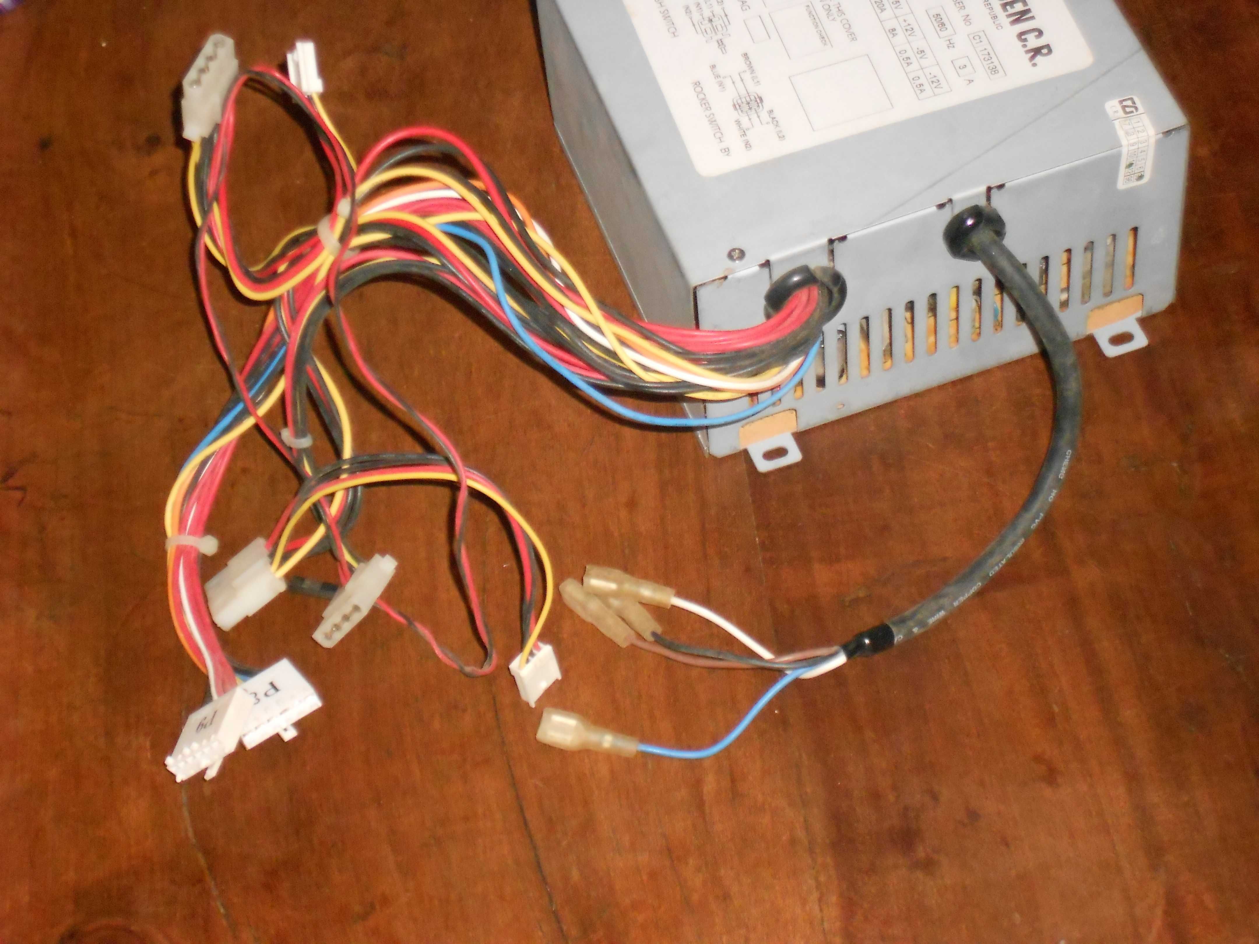 Fonte de alimentação vintage Codegen P 200-S 200W AT Aux Molex Fdd