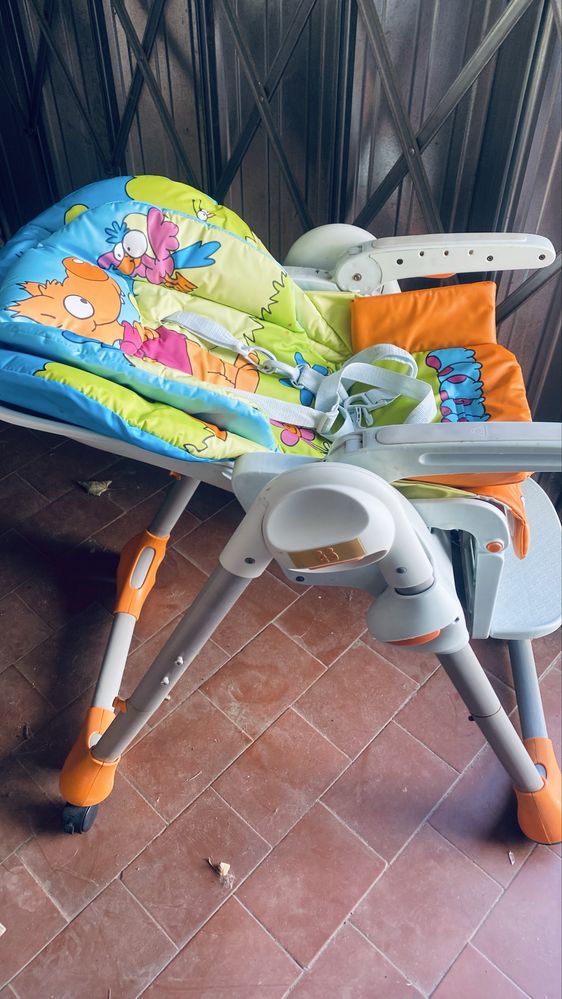 Cadeira de refeições criança