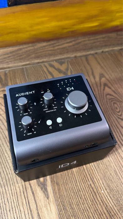 Звукова карта audient id4