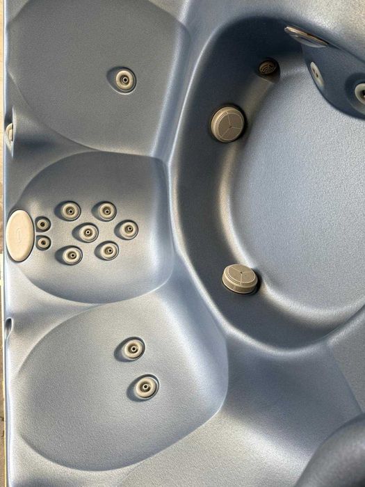 Używana wanna z hydromasażem 5 osobowa