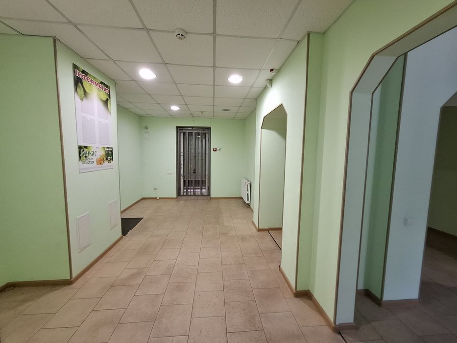 Продам приміщення на 5 Зарічному, Бродвей