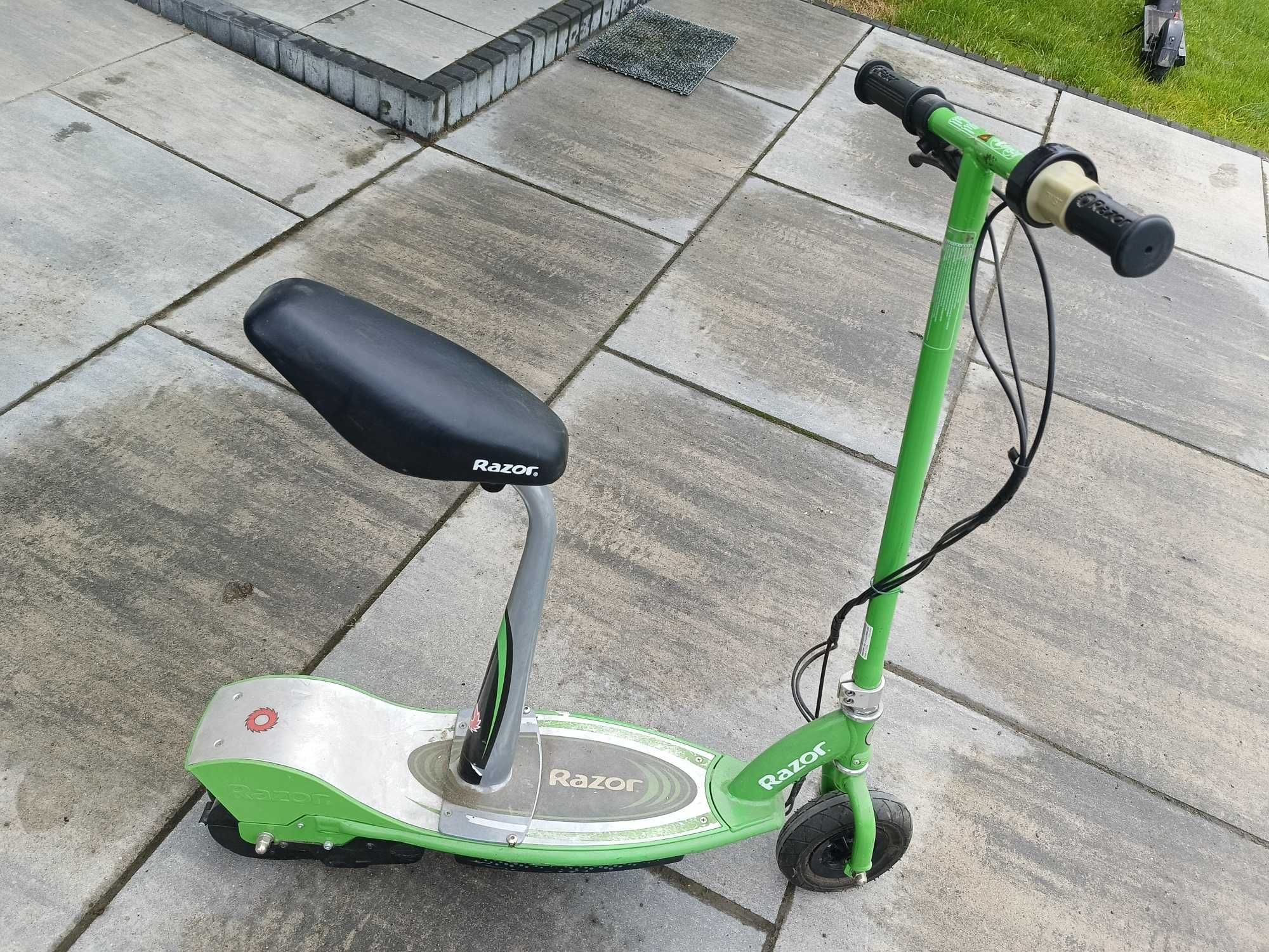 Hulajnoga elektryczna z siedziskiem