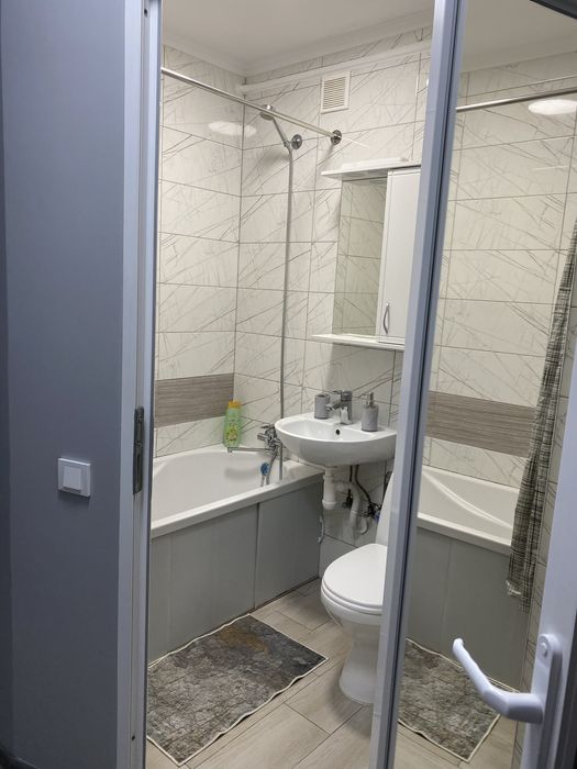 Подобово однокімнатна квартира ,Проспект,Формаркет,готель Буковина