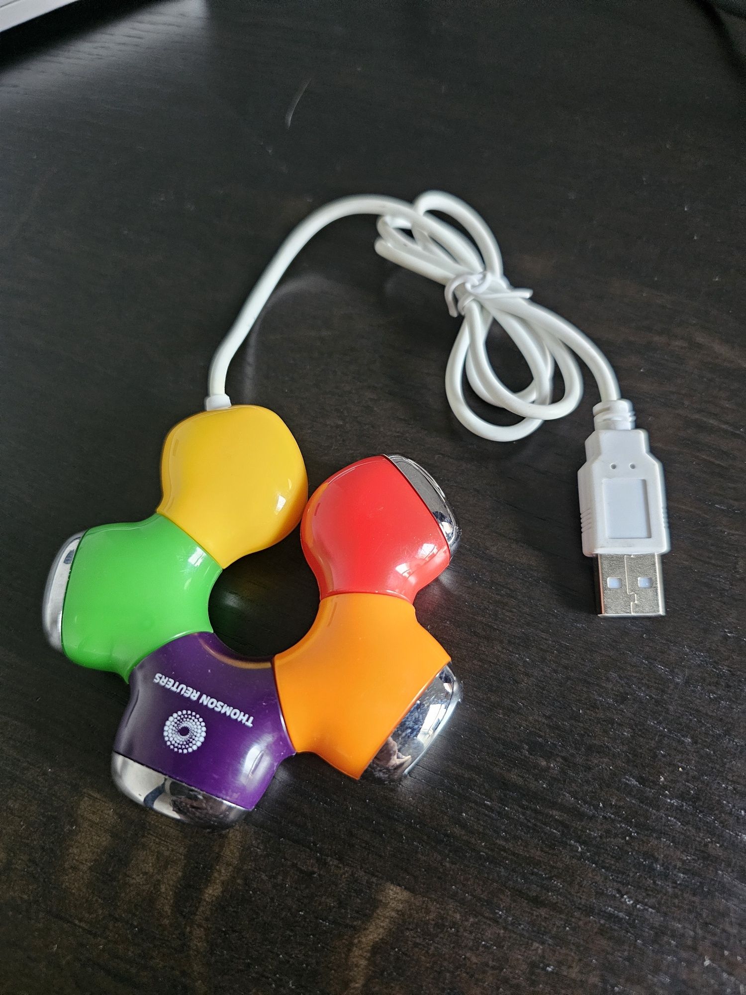 USB-hub Thomson Reuters