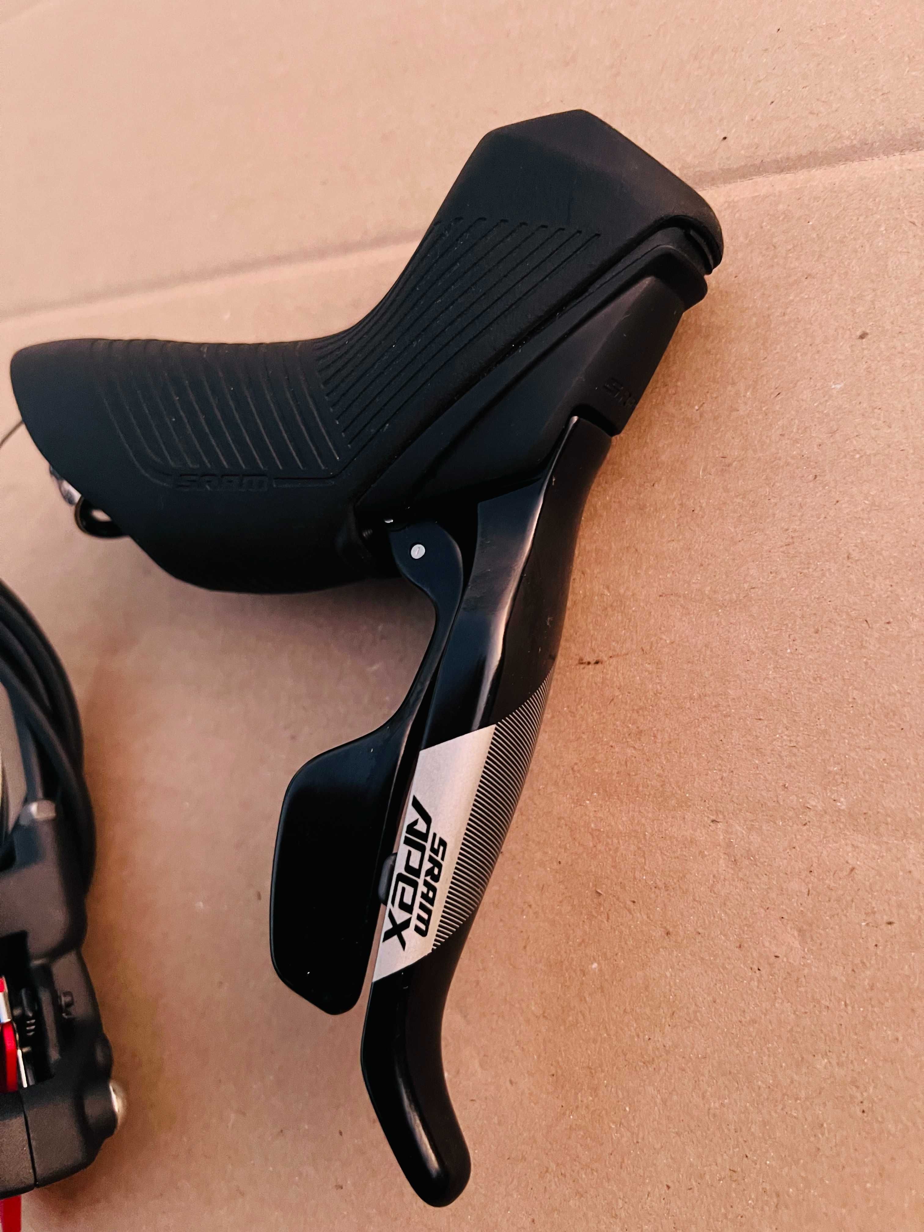 Klamkomanetka SRAM APEX XPLR Hamulec hydrauliczny 1x12s DoubleTap 12s