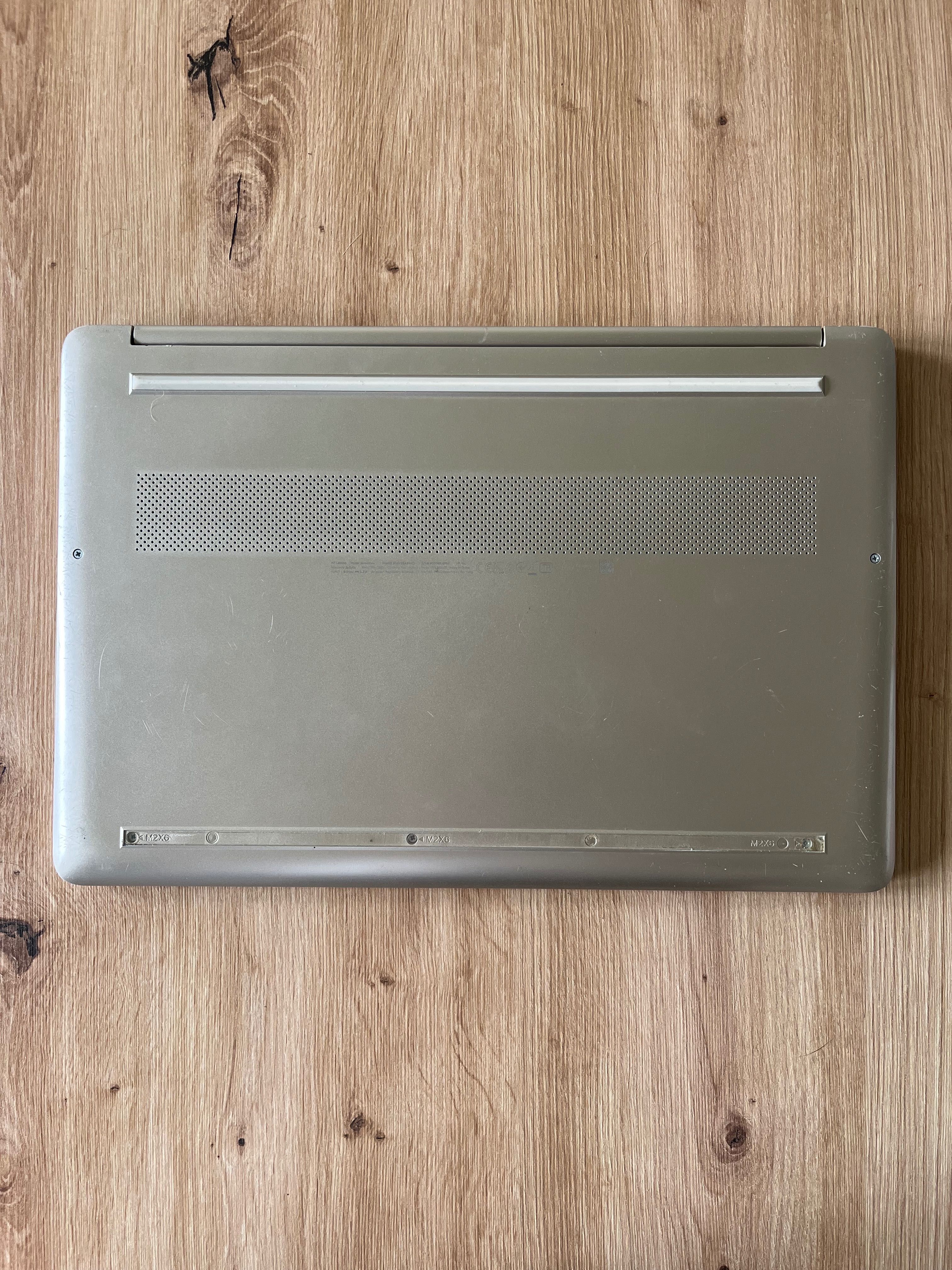 Laptop HP 15s fq2011nw złoty