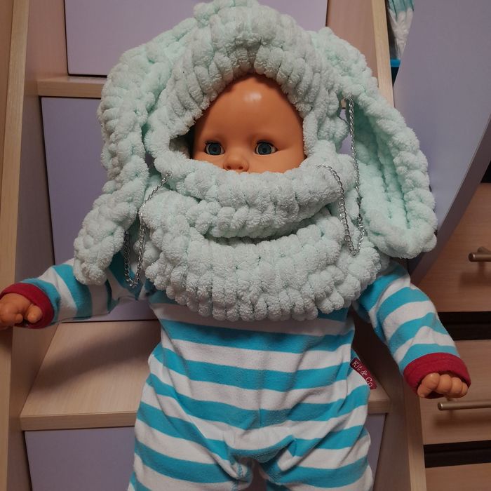 Шапка - зайка на девочку 6- 9 лет