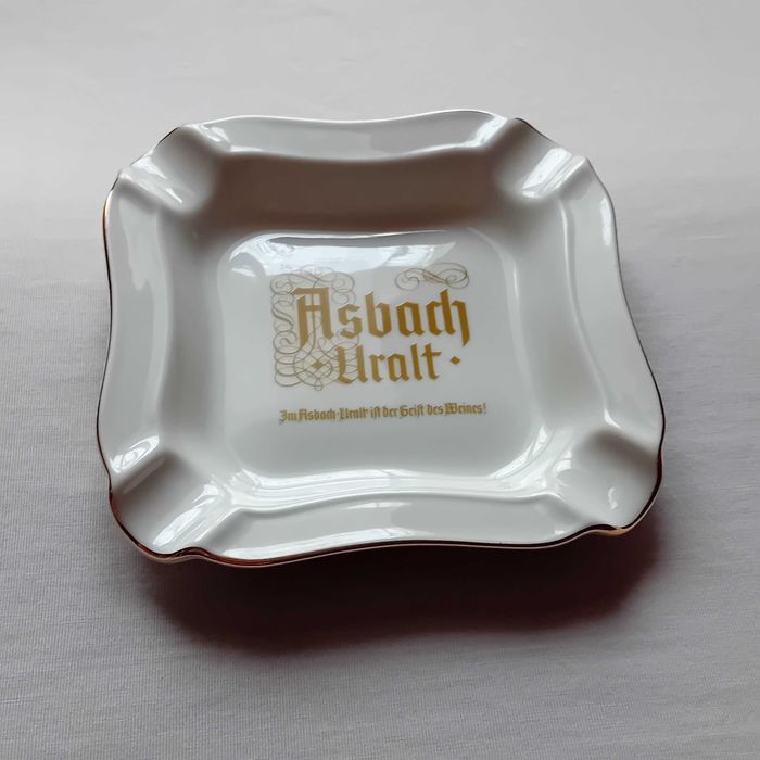 Popielniczka porcelanowa Heinrich. Asbach Uralt. Sygnatura okr.1977-91