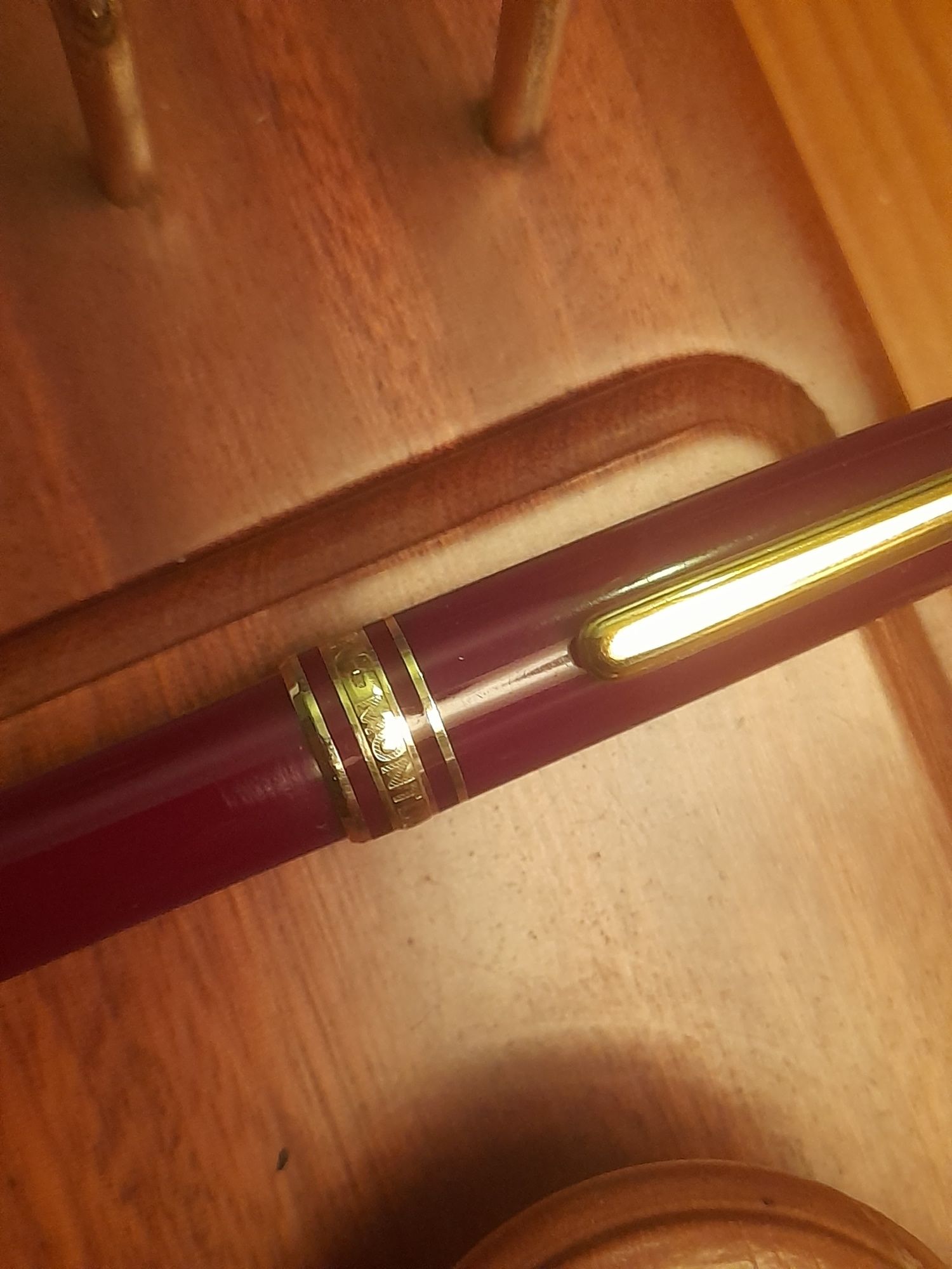 Caneta esferográfica Montblanc Meisterstuck bordô