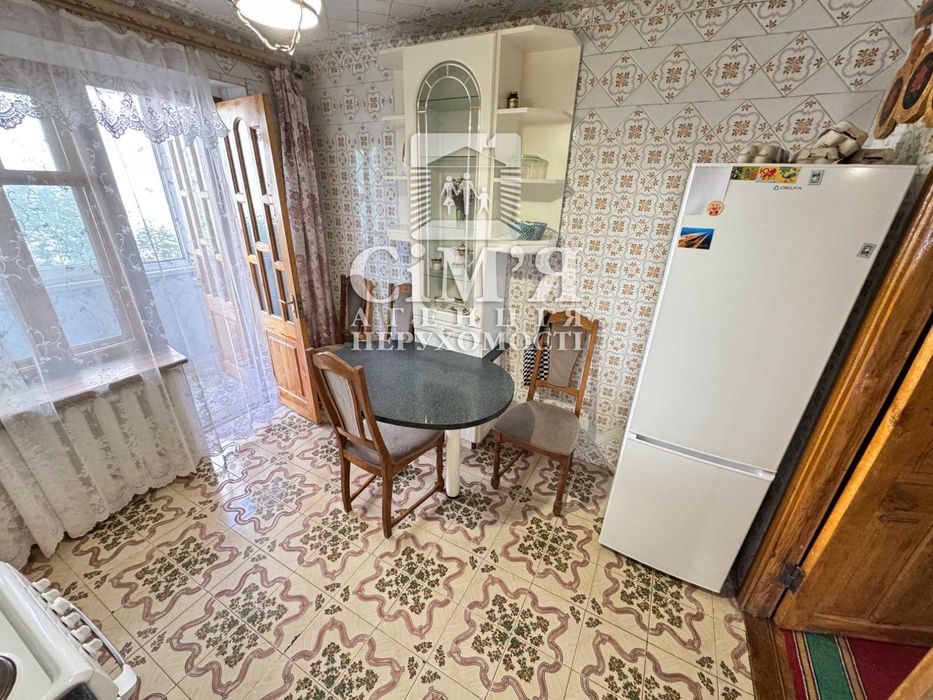 Продам 3-к квартиру окремі кімнати в цегляному будинку в р-ні Урожай