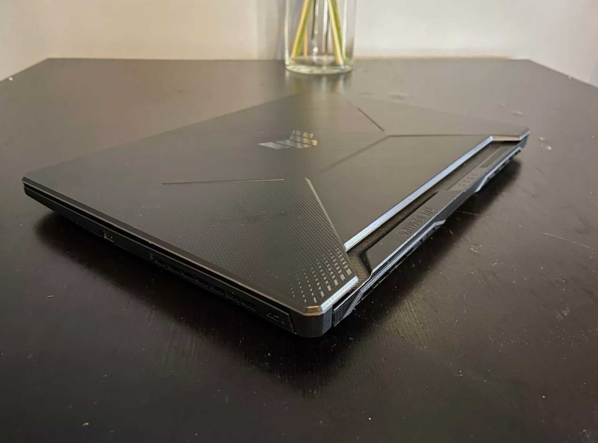 ASUS TUF F15 – i5 11. generacji / GTX 1650 / 8GB RAM