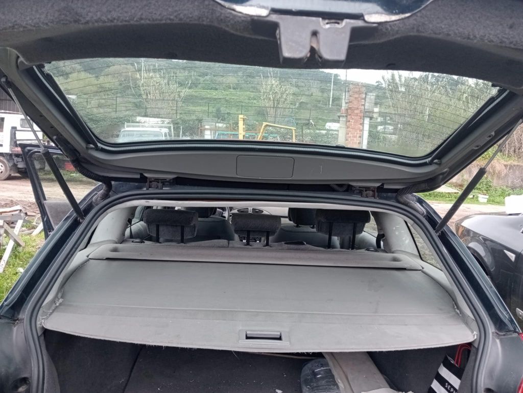 Renault Laguna 1.6 gasolina ano 2001 só peças
