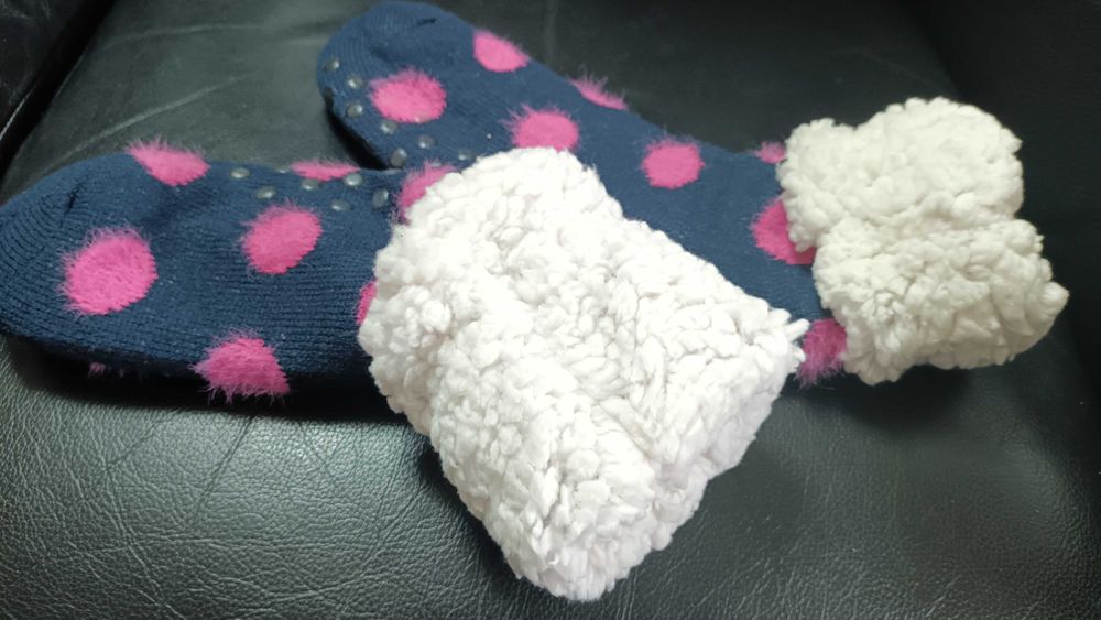 Meias antiderrapantes novas