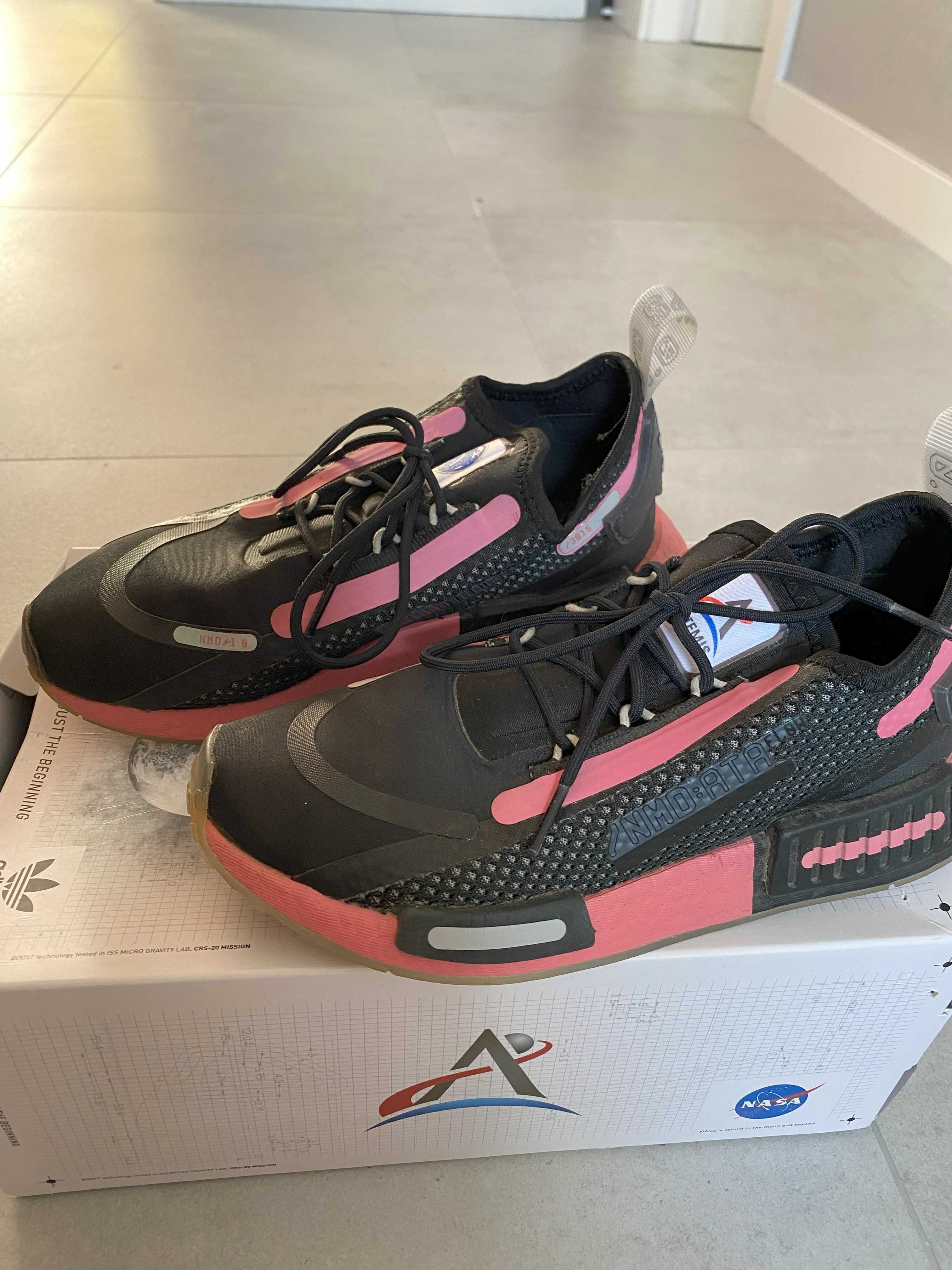 Unikatowe limitowane sportowe buty Adidas NMD R1 Spectoo NASA