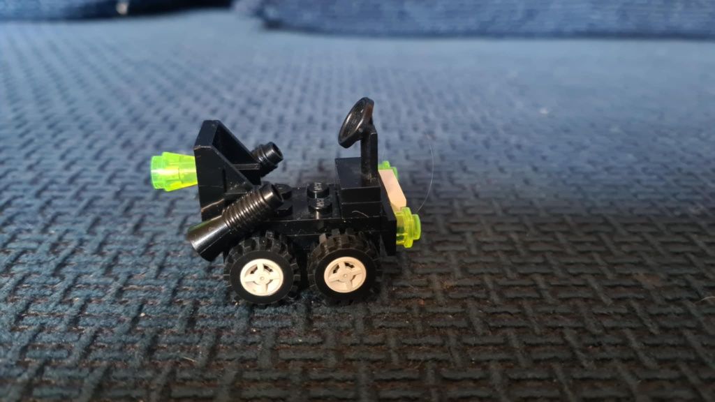 Lego Blacktron Alpha Centauri Outpost 6988