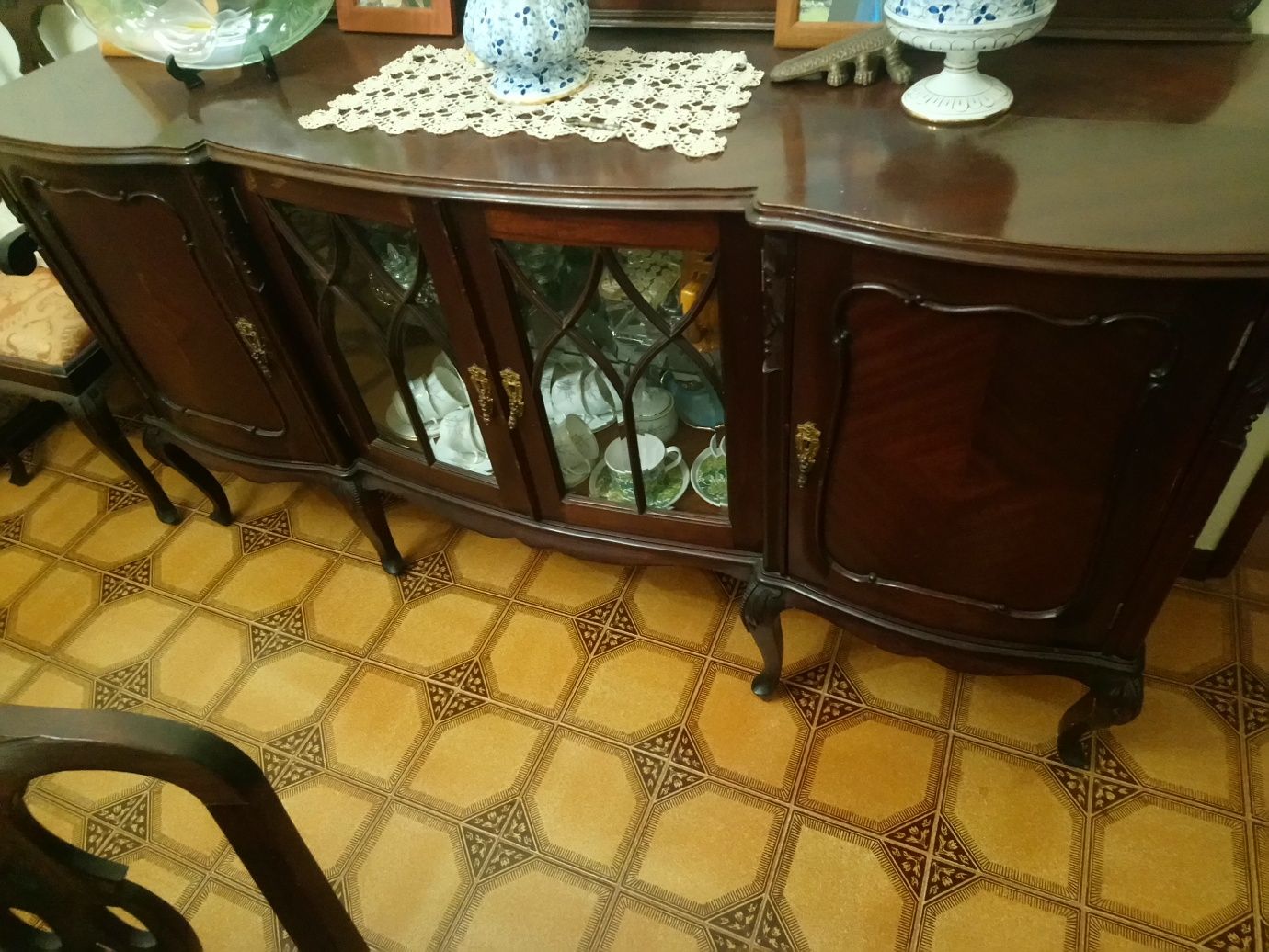 Aparador com vitrine década de 70